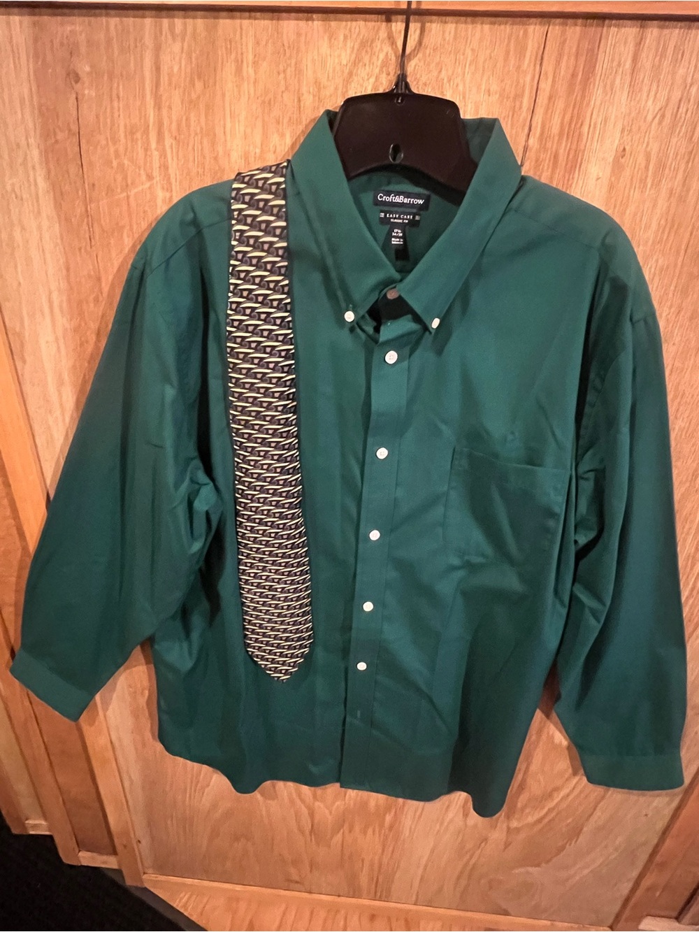 croft & barrow Men's Button-Down Shirt in Green w/coordinated tie